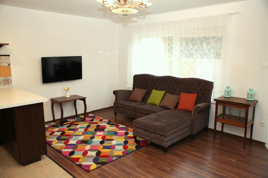 Rozmaring Pihenohaz Villa Velence Exterior foto